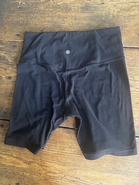 Athleta high rise elation shorts 7"